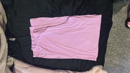 Pink Alo Yoga ribbed lounge pant.