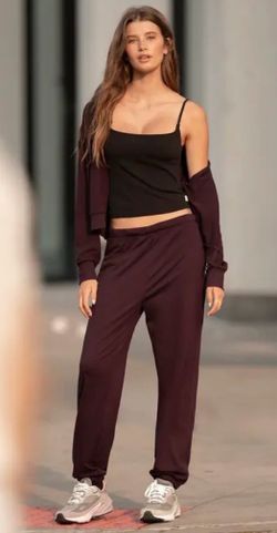 NWOT Vuori Halo Modern Sweatpant- Women’s Large