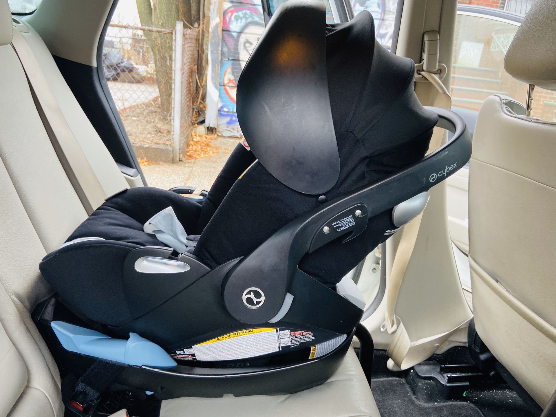 cybex cloud q car seat. Horizontal position. With adapters