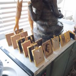 24k Gold Plated Antique Pic Frames Sum With Old Photos 
