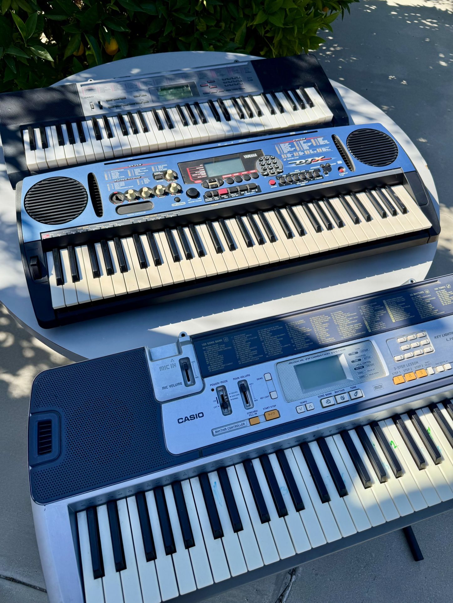 3 Electric Piano’s With One Stand