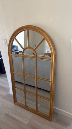 Arch mirror