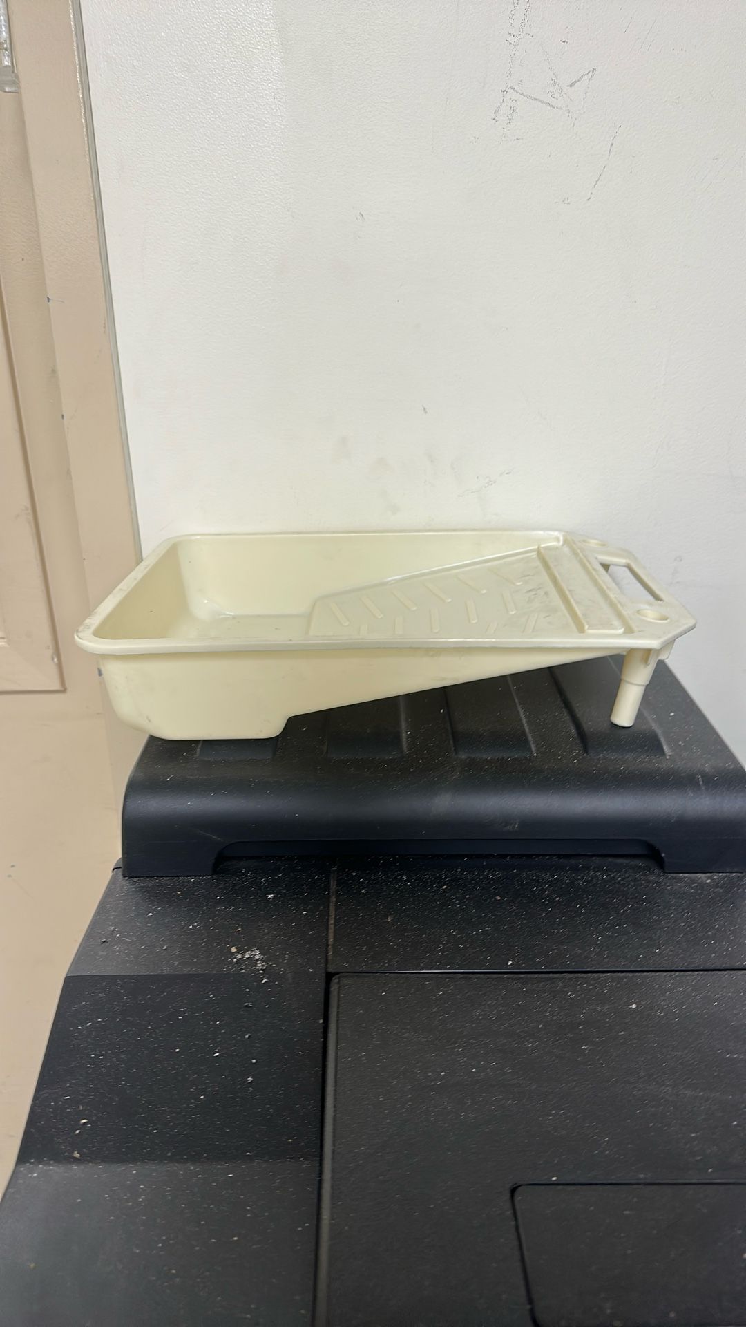 Paint Holder