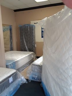 Queen Mattress Set Valentine's Sale