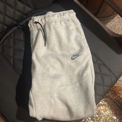 Nike Tech Fleece Sweats 