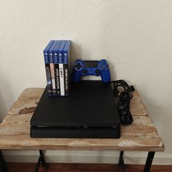 PS4 Slim 1TB - With Games and Controller