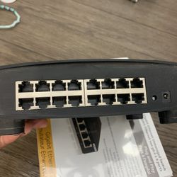 Lynksys Cisco 16 Port Switch Network