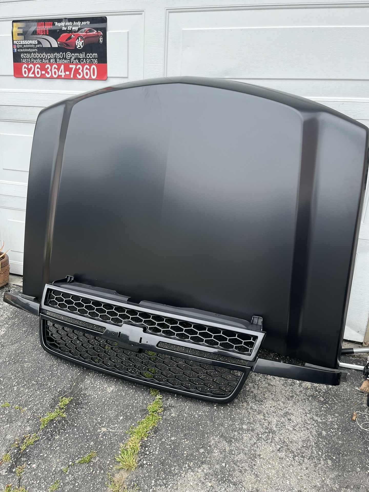 05-07 Silverado HD Hood And Grille 