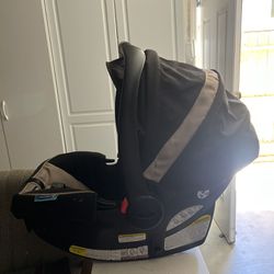Graco baby car seat with base