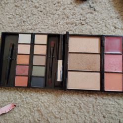Makeup bundle