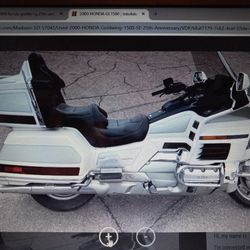 Pearl White 2000 Honda Goldwing 25th Anniversary 