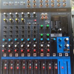 Yamaha Mixer 12 Channel