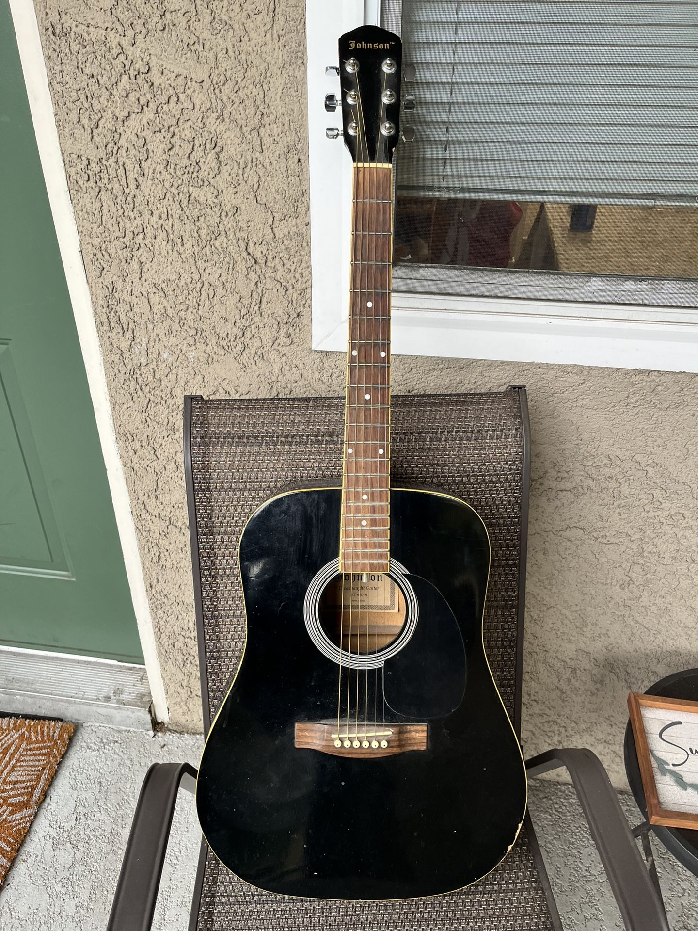 Johnson Dreadnautht Guitar