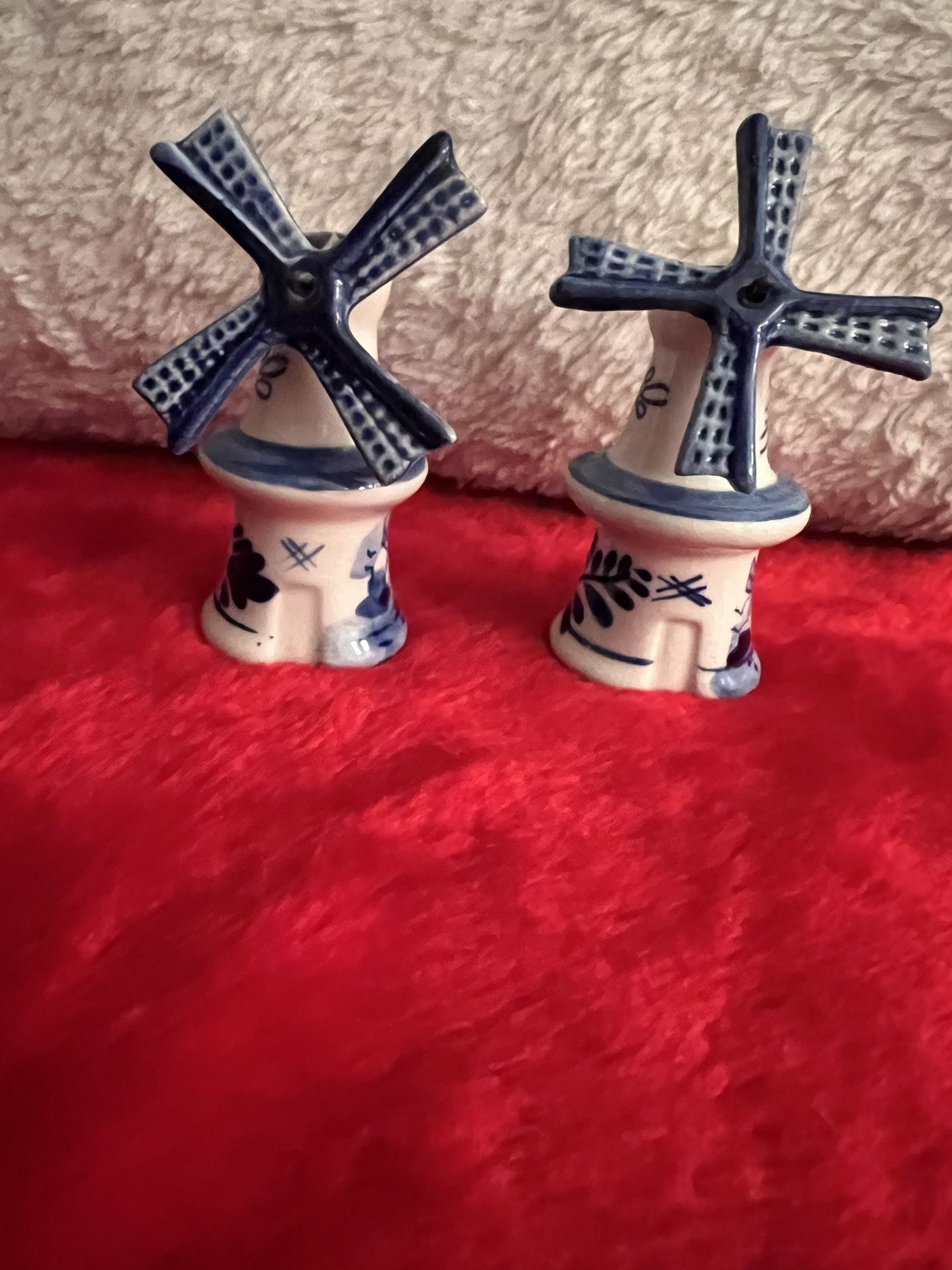 VTG Delft Windmill Salt & Pepper Shakers Handpainted Holland 3”