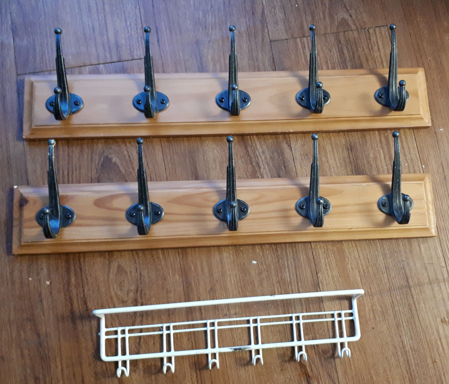 All Those Heavy Duty and Weight Wall Hooks for 5$
