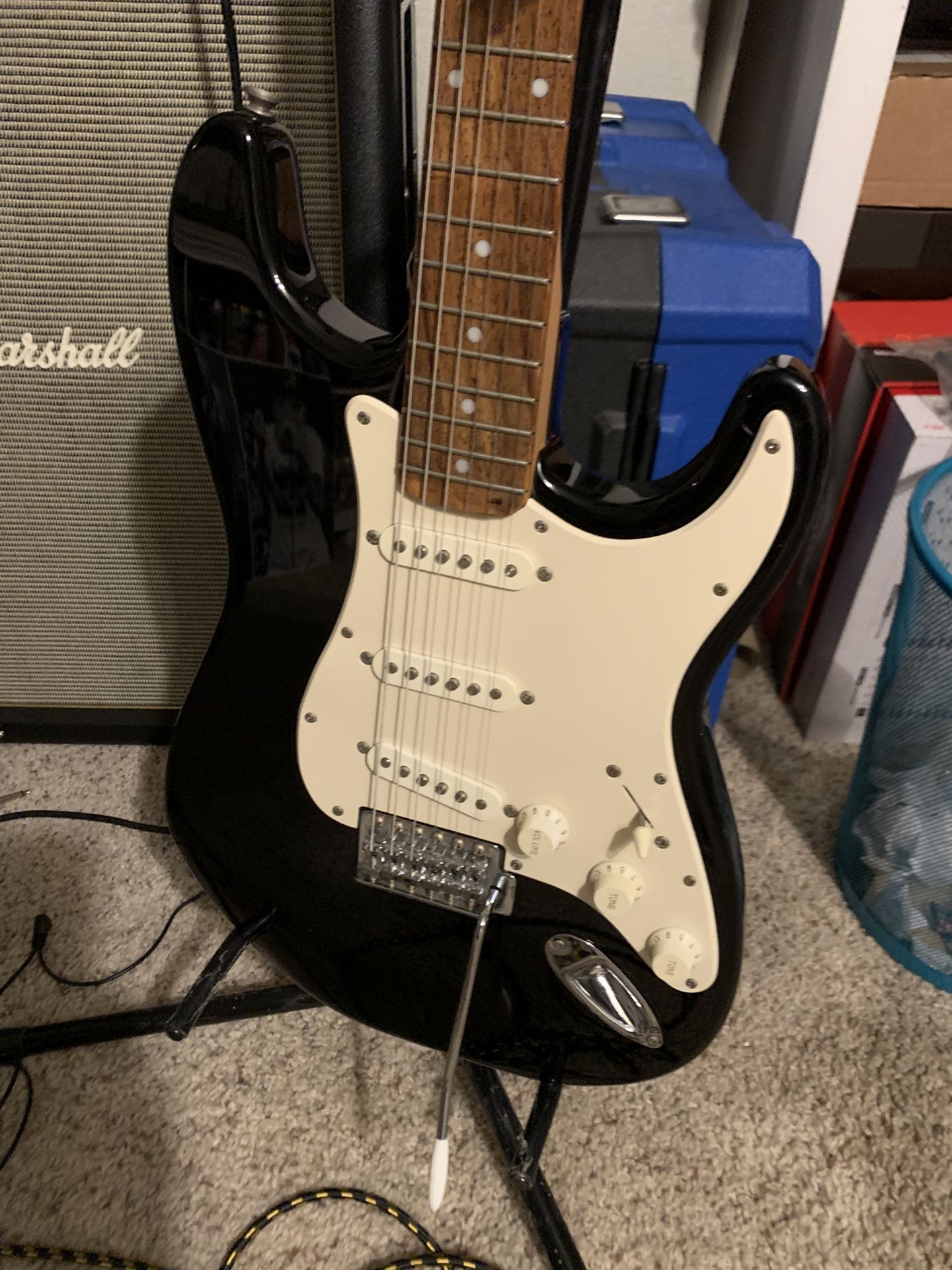 2007 Fender Squier Affinity Stratocaster / Strat Electric Guitar - Classic Black - Excellent Condition - Plug N Play Ready!