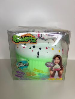 Squeezee Scented Squishy Cupcake Toy