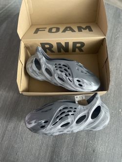 Yeezy Foam RNNR “ MX Granite”