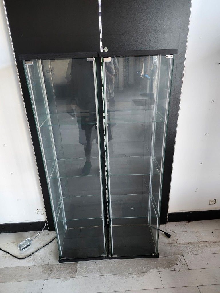 2 Glass Display