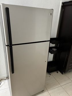 Refrigerator with freezer