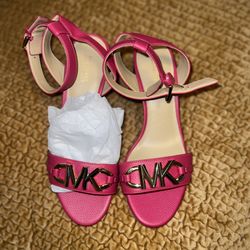 MK magenta Heels (size 6)