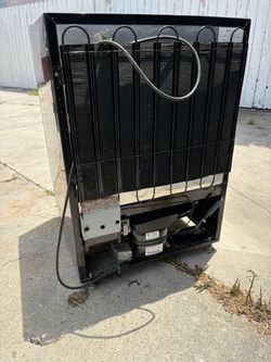 Felix Storch Mini Refrigerator