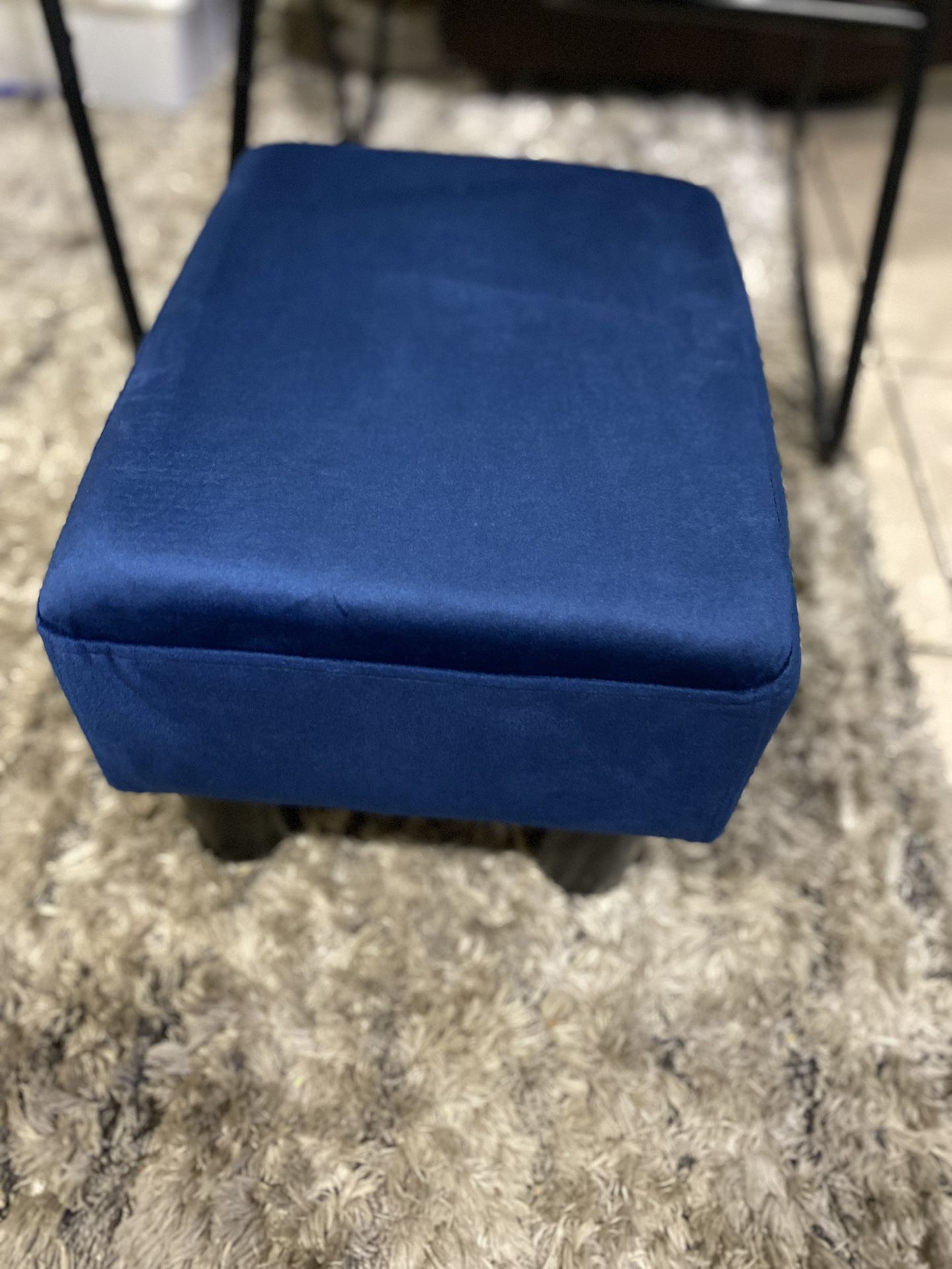Small Rectangular Stool, Velvet Fabric Footstool with Non-Slip Plastic Legs, Modern Footstool for Sofa, Desk, Office, Living Room, Dogs, Navy Blue