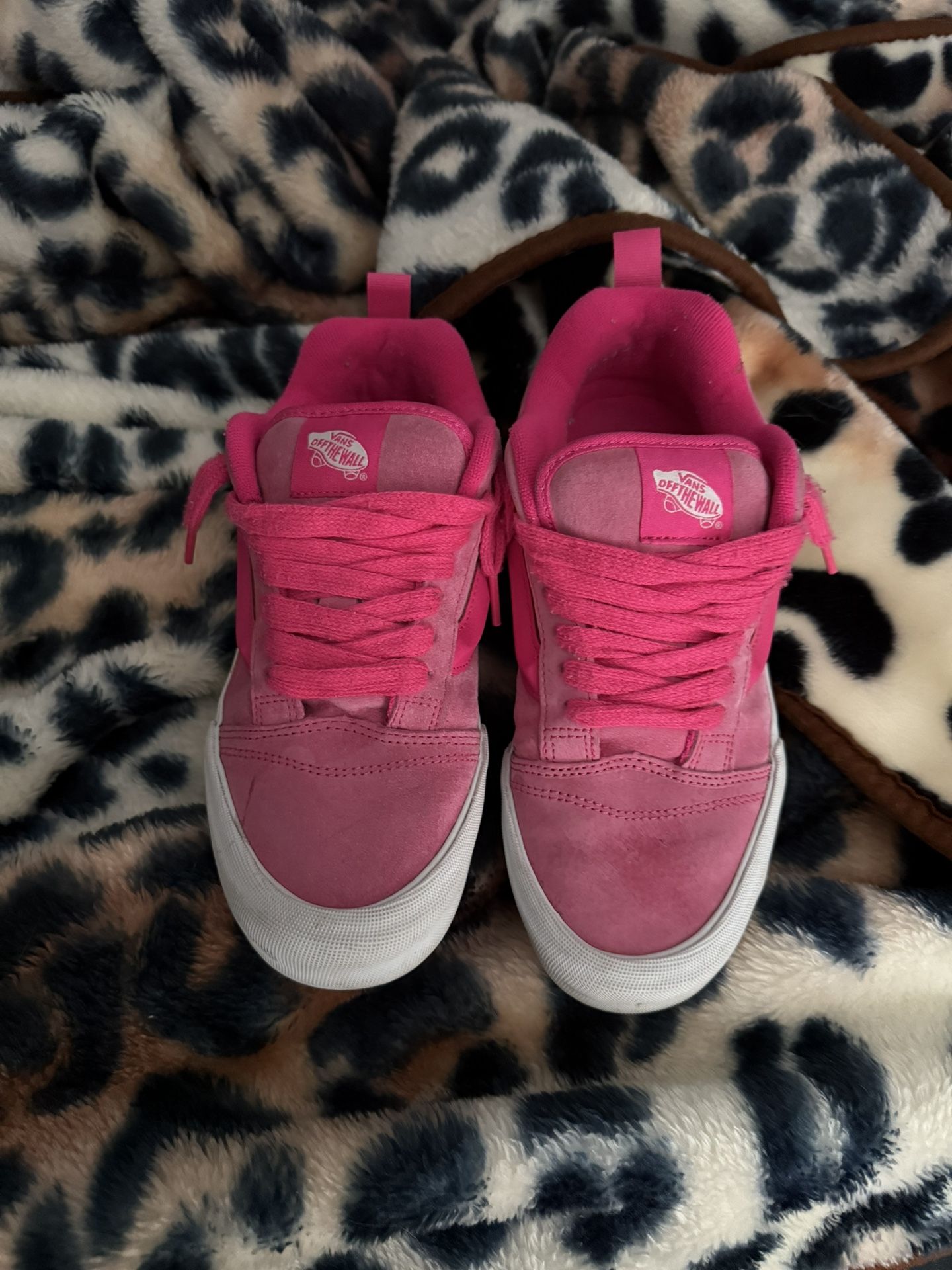 pink knu skool vans size 9.0 in women’s.