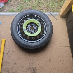 Tire. 125/90 R16