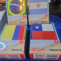 PICK YOUR FLAG CUBE BOX BLUETOOTH 6 HOURS BATTERY. 