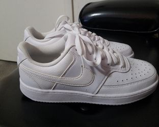 Nike Lady's Tennis Shoes