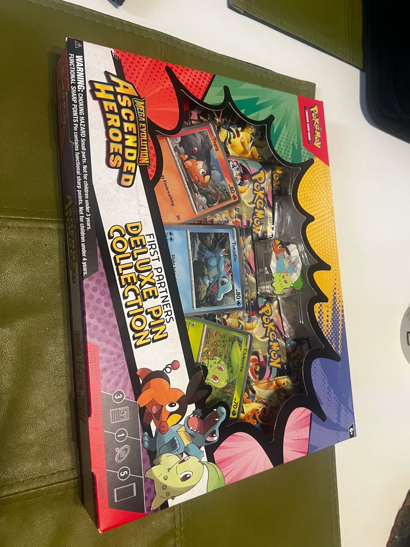 Pokemon Deluxe Pin Collection
