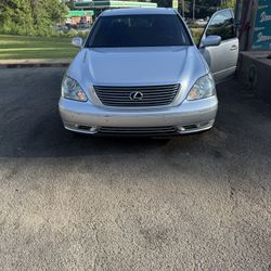 “Look Look” 2005 Lexus Ls 430
