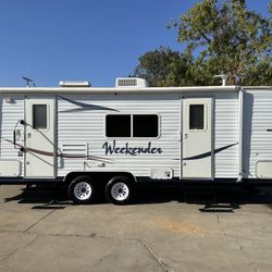 2007 Weekender By Skyline 26’ 1 Slide-Out