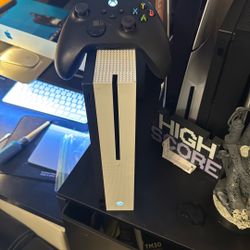 4K HDR Microsoft Xbox One S 500gb W Series X Controller 