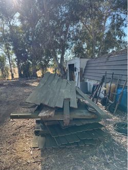 Free fence wood reclaimed fence