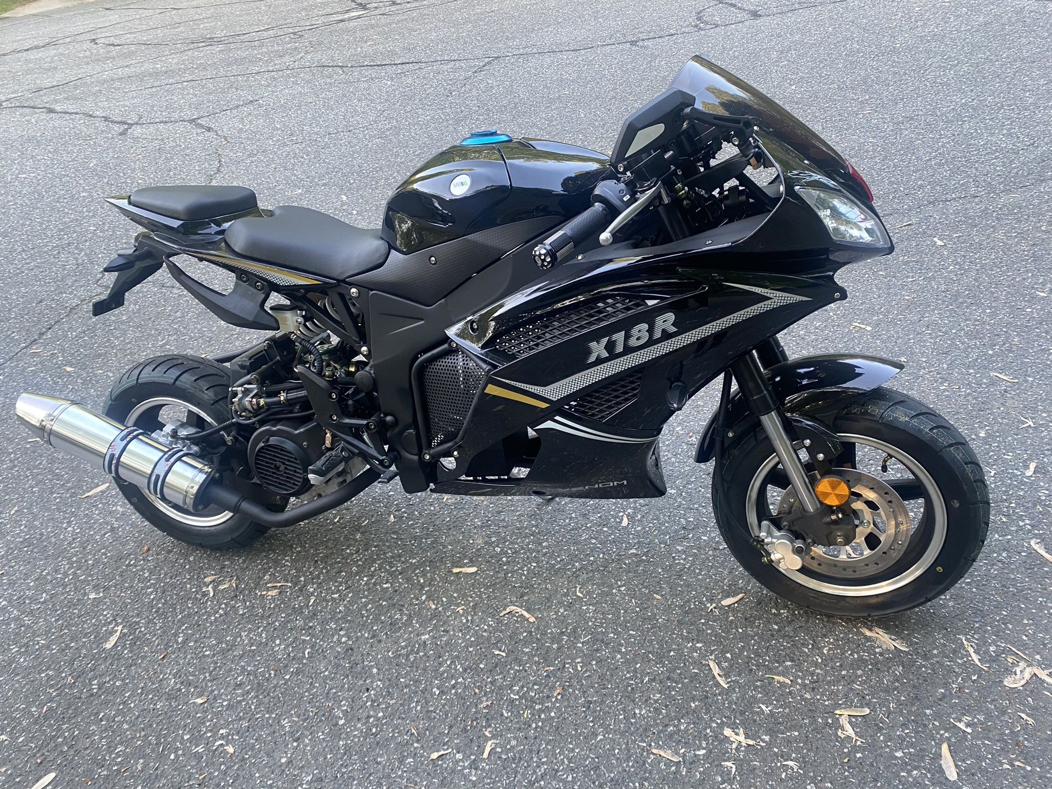 Venom X18R Mid Size Bike