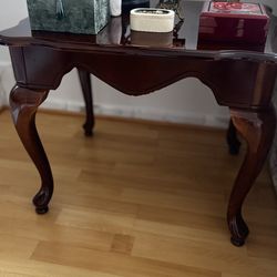 End and coffee tables