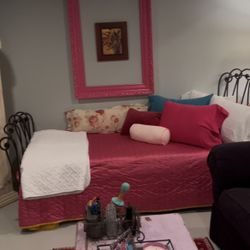 Iron Sleigh Bed Twin Size With Rails 