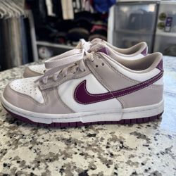 NIKE Dunk Low GS Platinum Violet