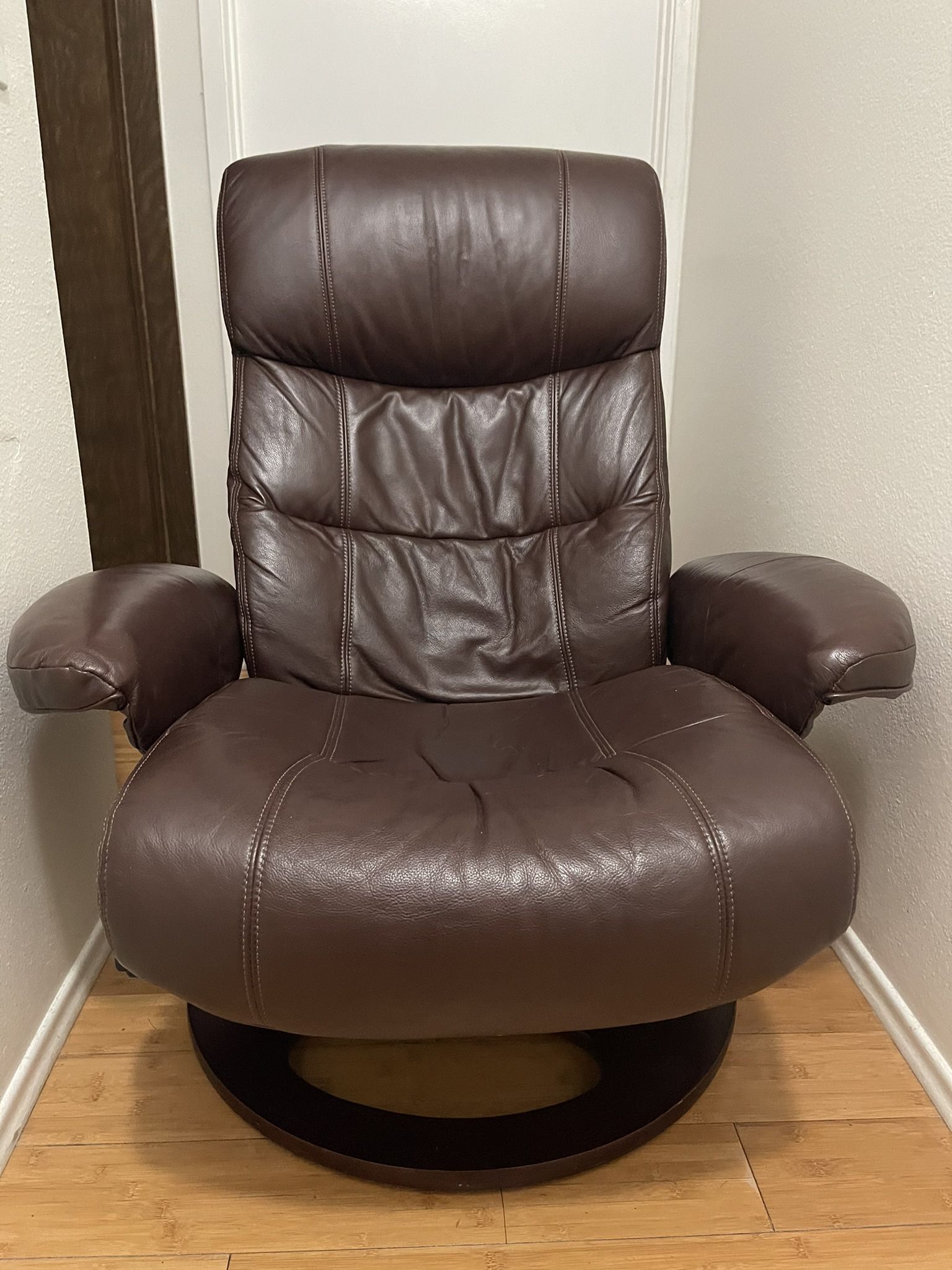 Bench Master Reclinable with Ottoman