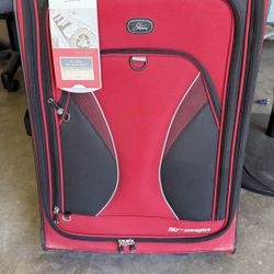 Skyway Full Size Suitcase