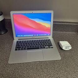 MacBook Air 13in i5 Laptop 4gb Ram SSD W/Lifetime Office