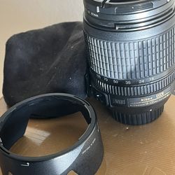 Nikon AF-S Nikkor 18-105mm F3.5-5.6 G ED VR DX w/ Hood & Bag