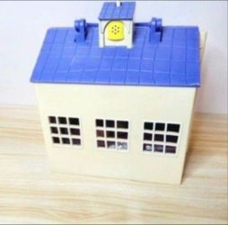 Peppa Pig school house with friends