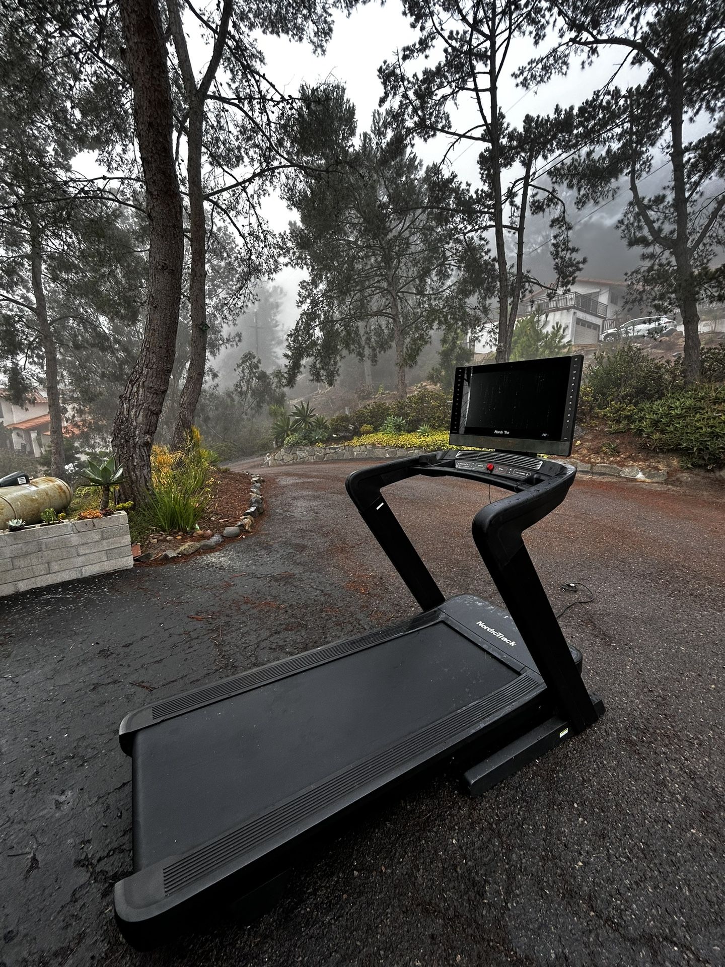 Nordic Track TREADMILL Cardio Workout Machine Excersize iFit 