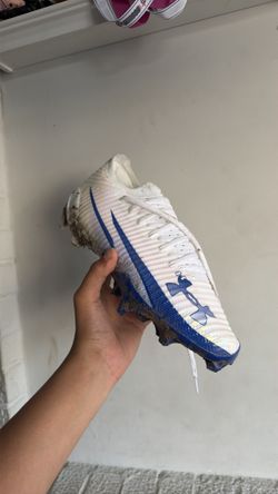 Under armor football cleats 10.5