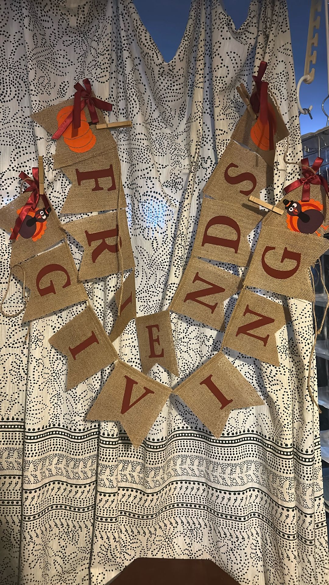 Friendsgiving Banner Burlap