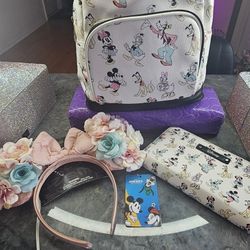Disney 3 Piece Minnie Mouse  Mickey Pluto Donald Daisy Travel Set 
