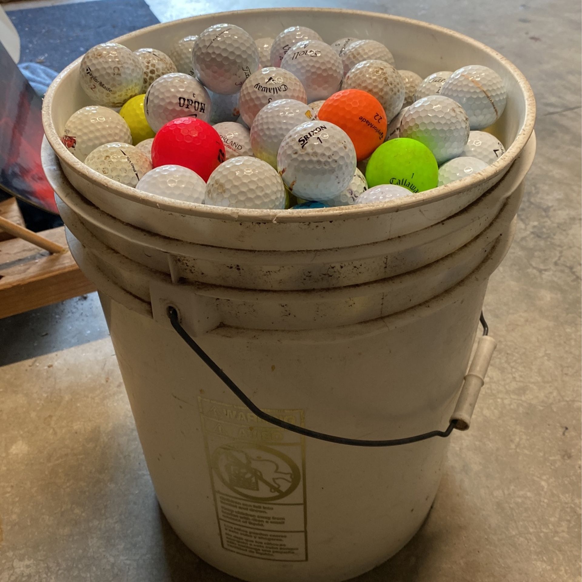5 Gal Bucket Of Used Golf Balls for Sale in Mount Hood Village, OR
